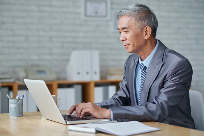出國文件翻譯費(fèi)用有多少？人工翻譯有什么顯著優(yōu)勢?